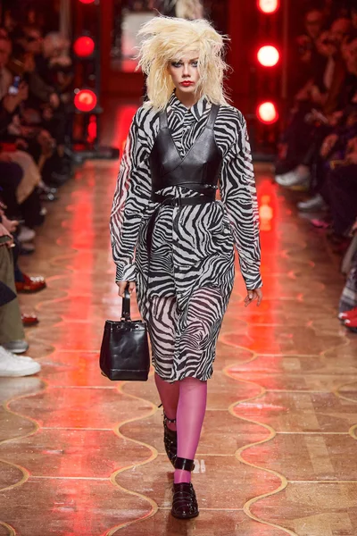 Look 40